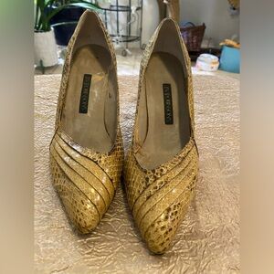 JW ROBINSONS LEATHER HIGH HEELS